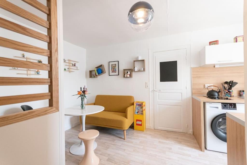 Souvenirs D'Enfance-La Bonne Marienne-La Madeleine Apartamento Angers Exterior foto